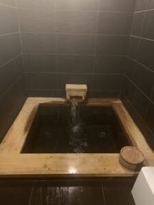スカイニセコ、貸切風呂の浴槽